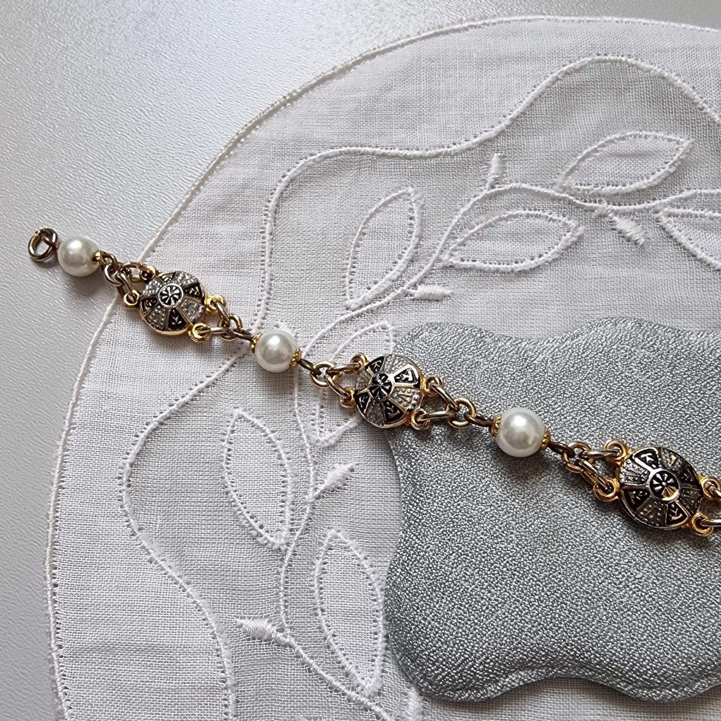 Bracelet - Damascene Pearl Link Bracelet