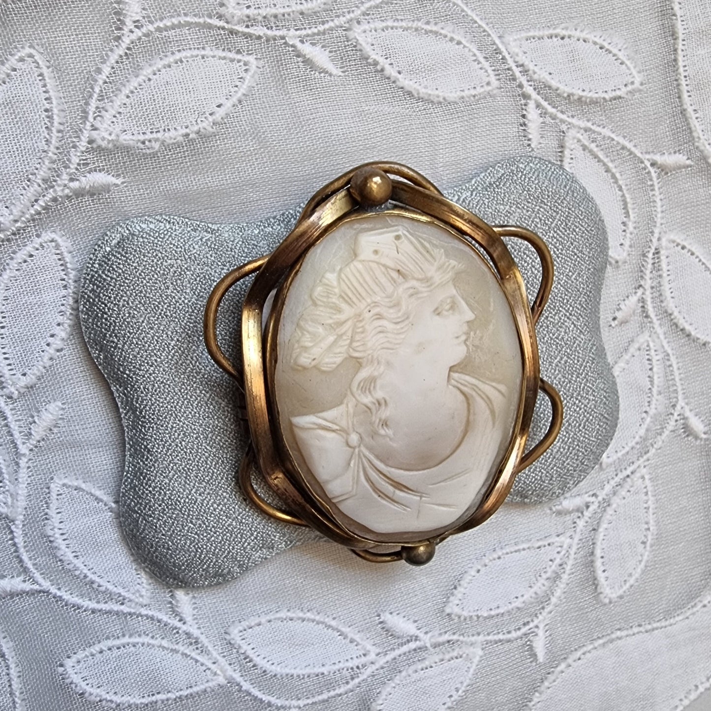Brooch - Shell Cameo Brass Frame Brooch