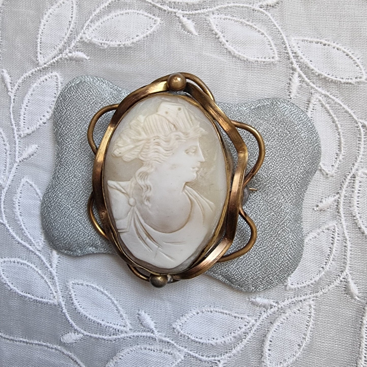 Brooch - Shell Cameo Brass Frame Brooch