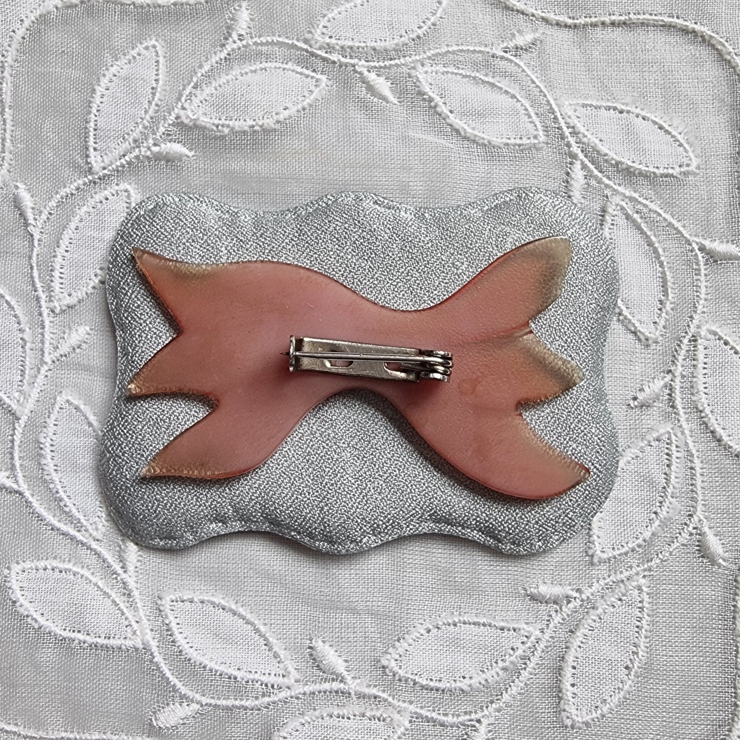 Brooch - Light Brown Old Plastic Bow Brooch