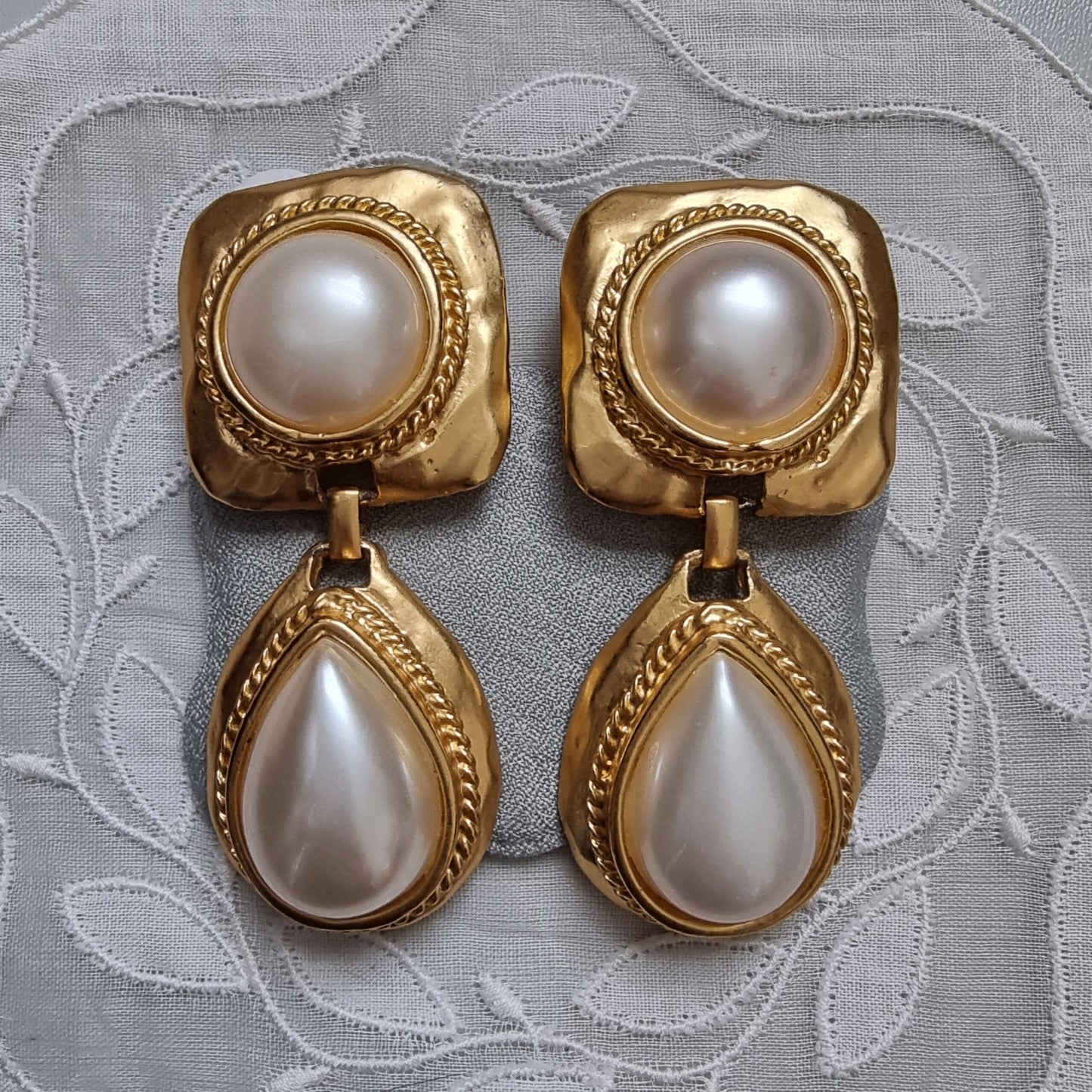 Clip on - Statement Pearl Drop Clip on Earrings