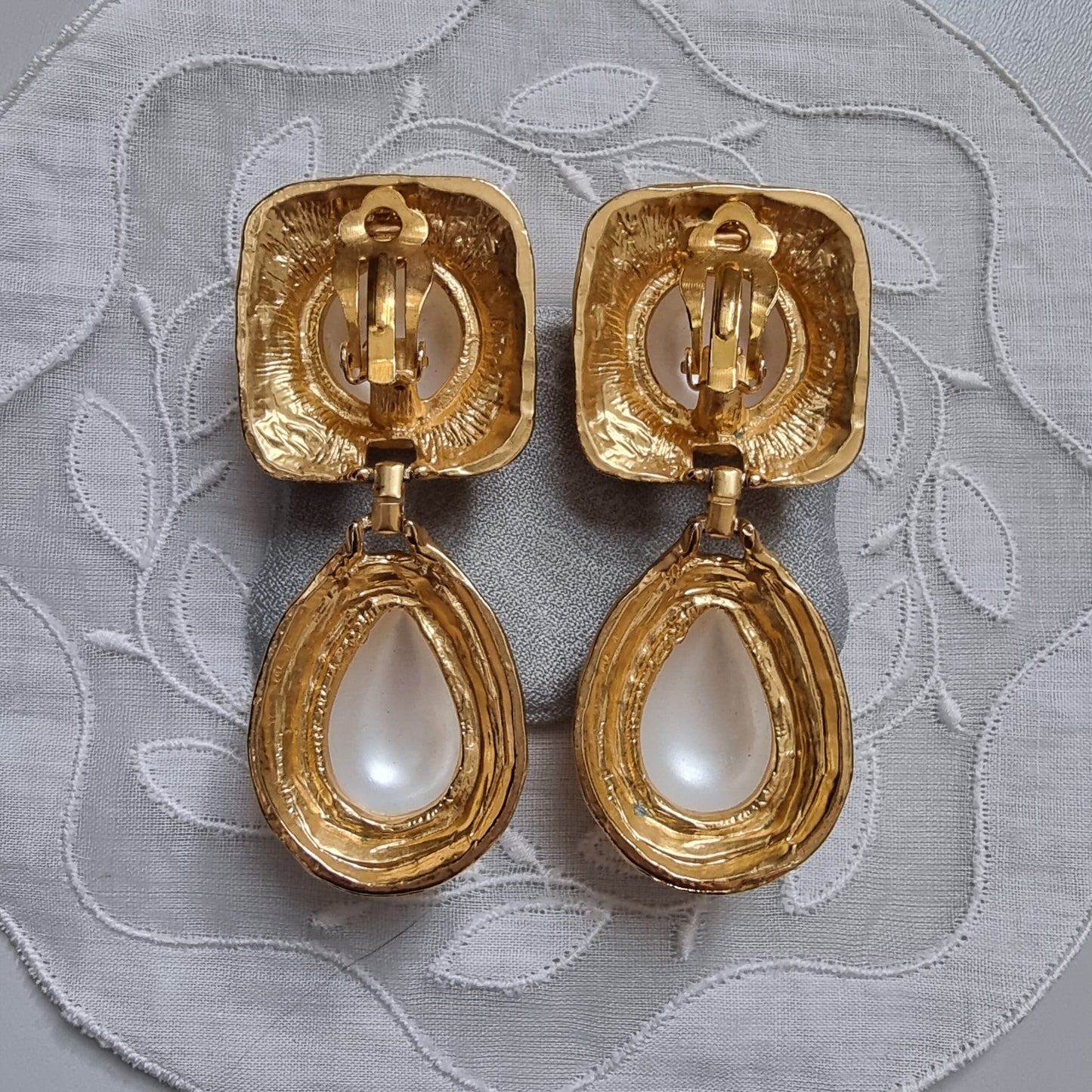 Clip on - Statement Pearl Drop Clip on Earrings