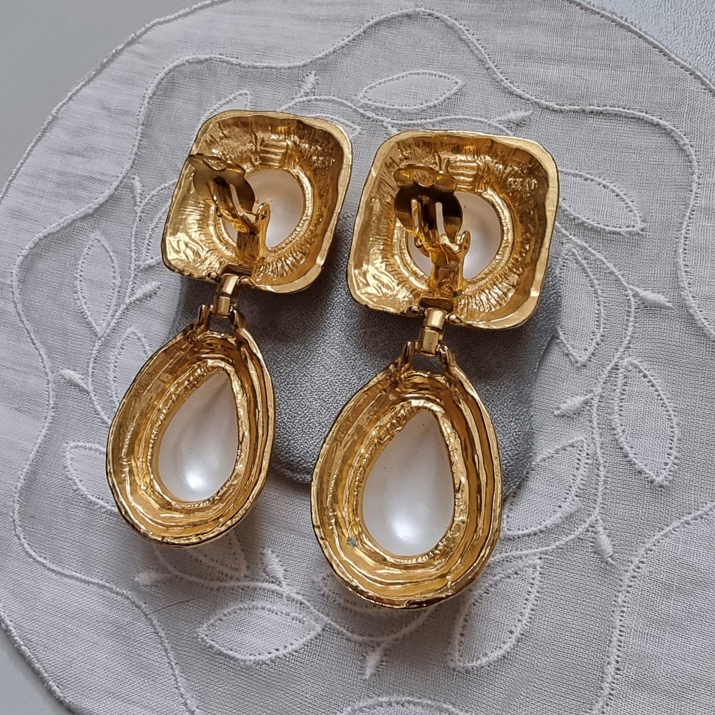 Clip on - Statement Pearl Drop Clip on Earrings