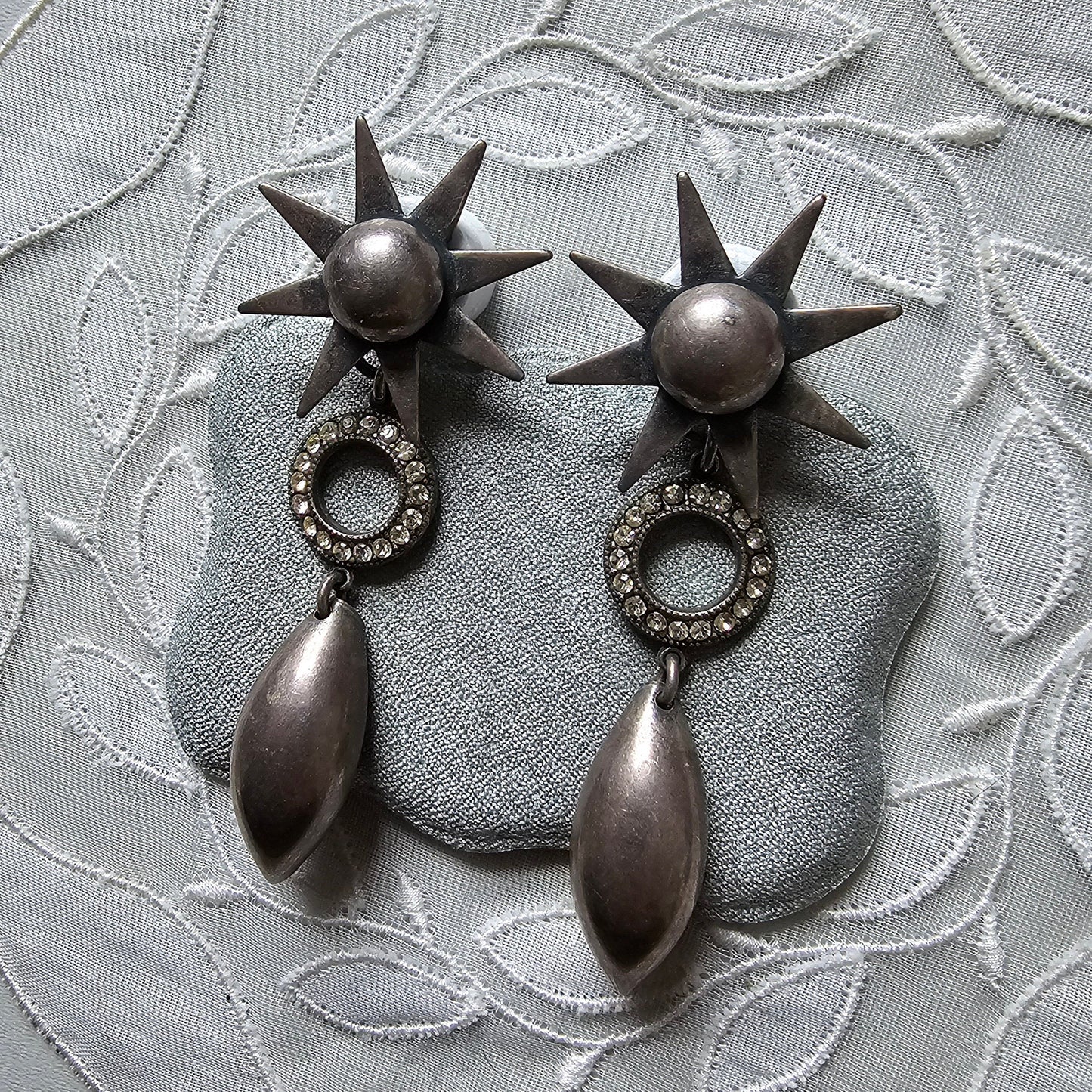 Posts - Unsigned Askew London Sun Crystal Drop Earrings