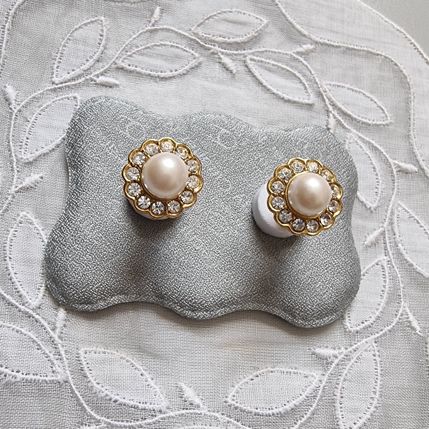 Posts - Round Pearl Crystal Halo Stud Earrings
