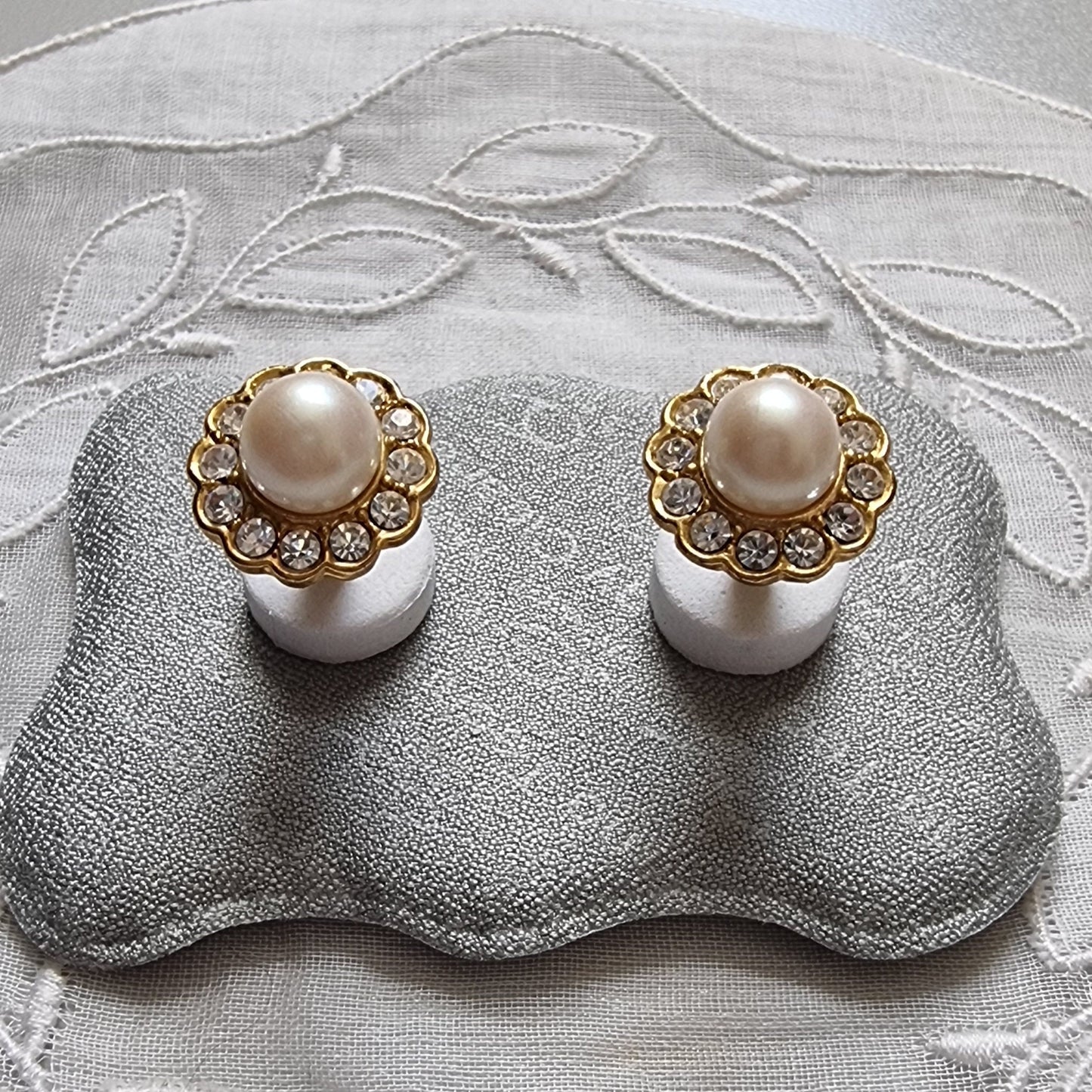 Posts - Round Pearl Crystal Halo Stud Earrings