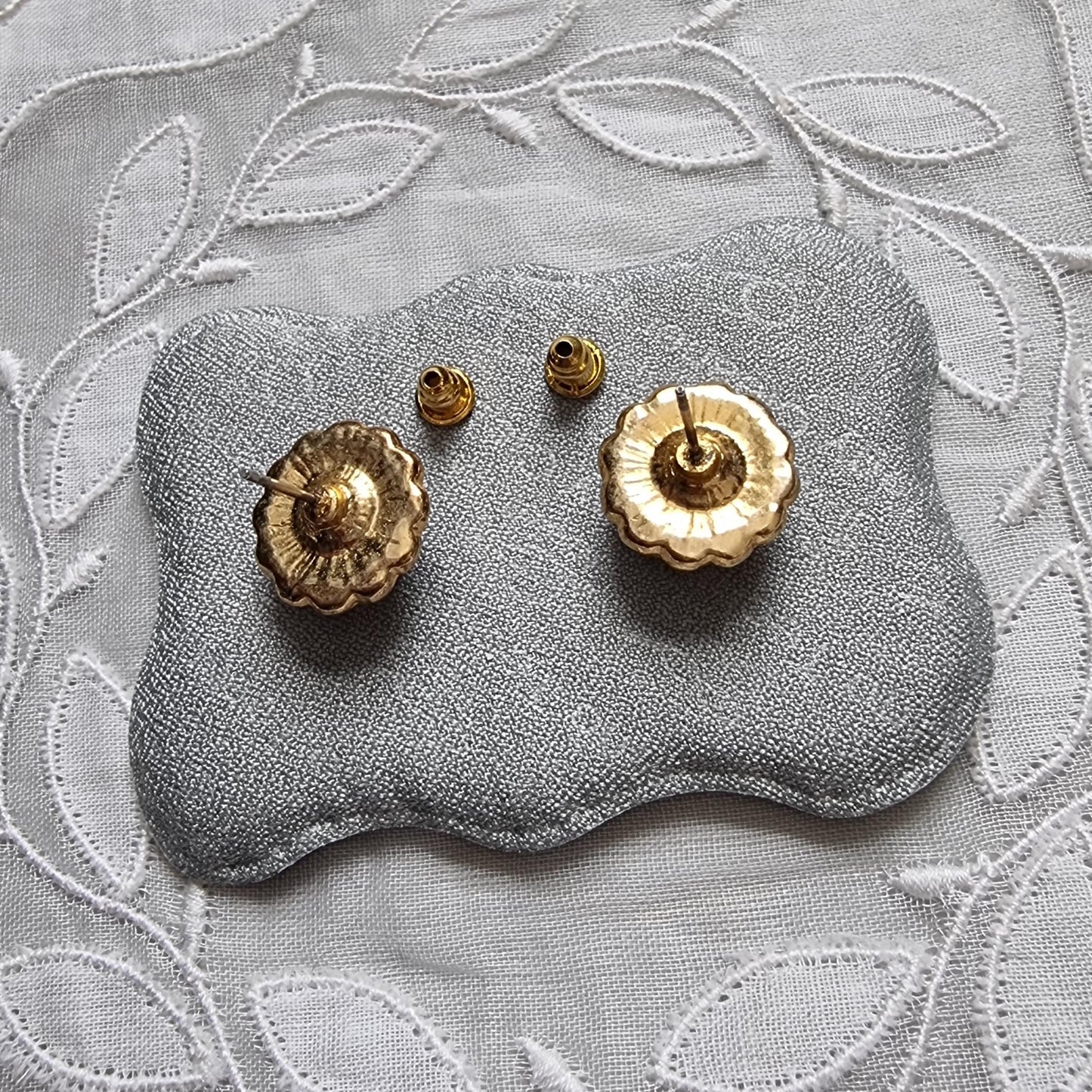 Posts - Round Pearl Crystal Halo Stud Earrings