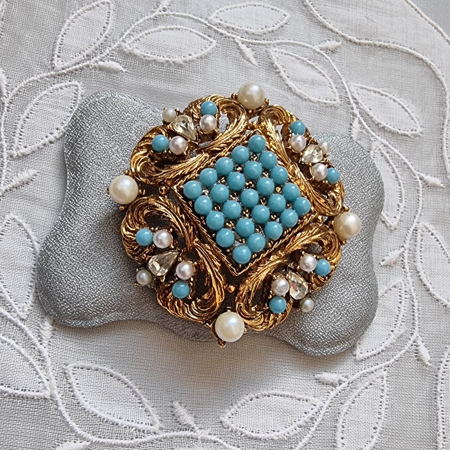 Brooch - Art Faux Pearls and Turquoise Brooch
