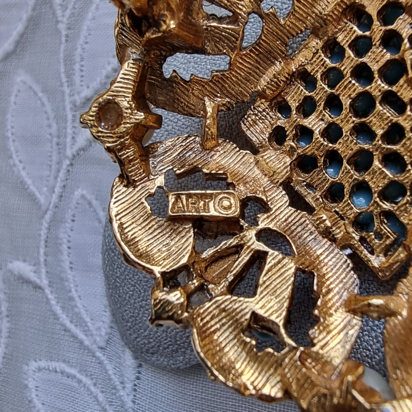 Brooch - Art Faux Pearls and Turquoise Brooch