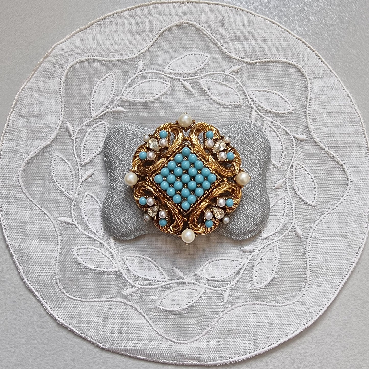 Brooch - Art Faux Pearls and Turquoise Brooch