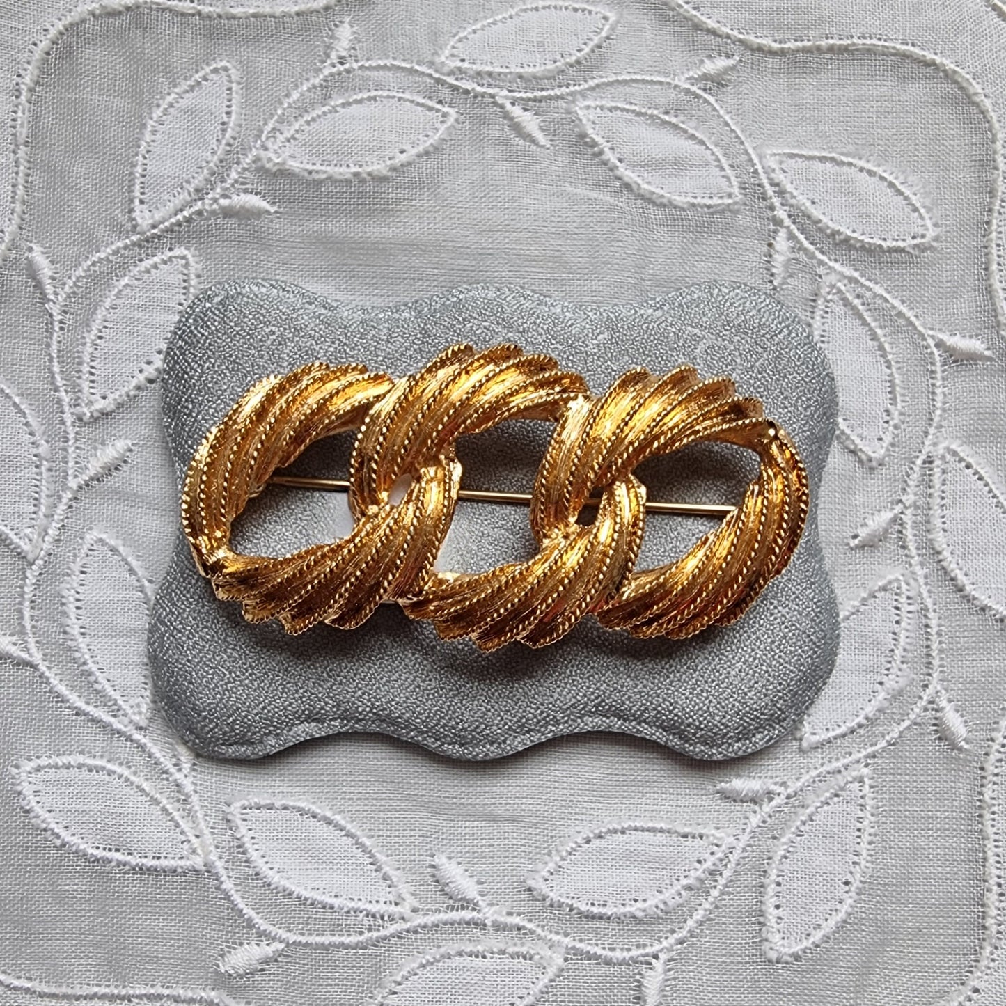 Brooch - Monet Gold Plait Chain Brooch