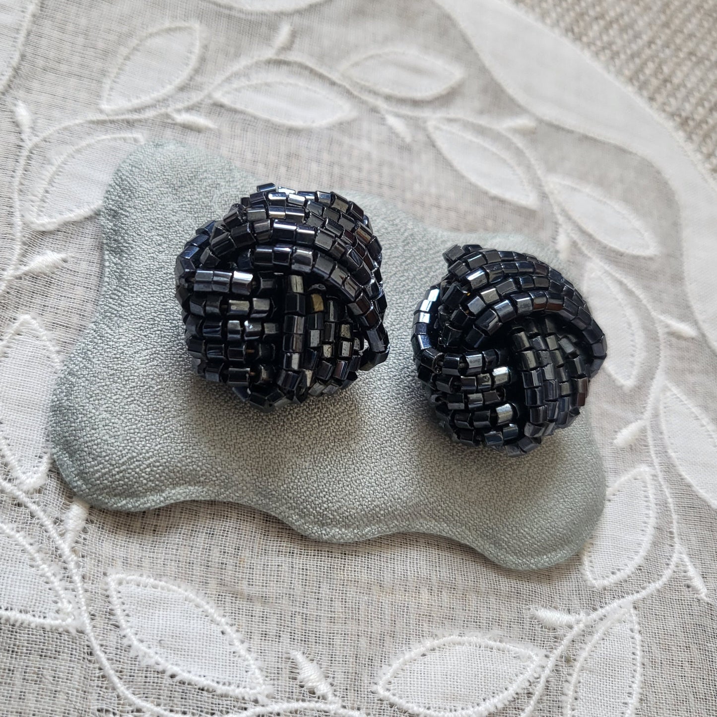 Clip on - Hematite Beads Knot Clip On Earrings