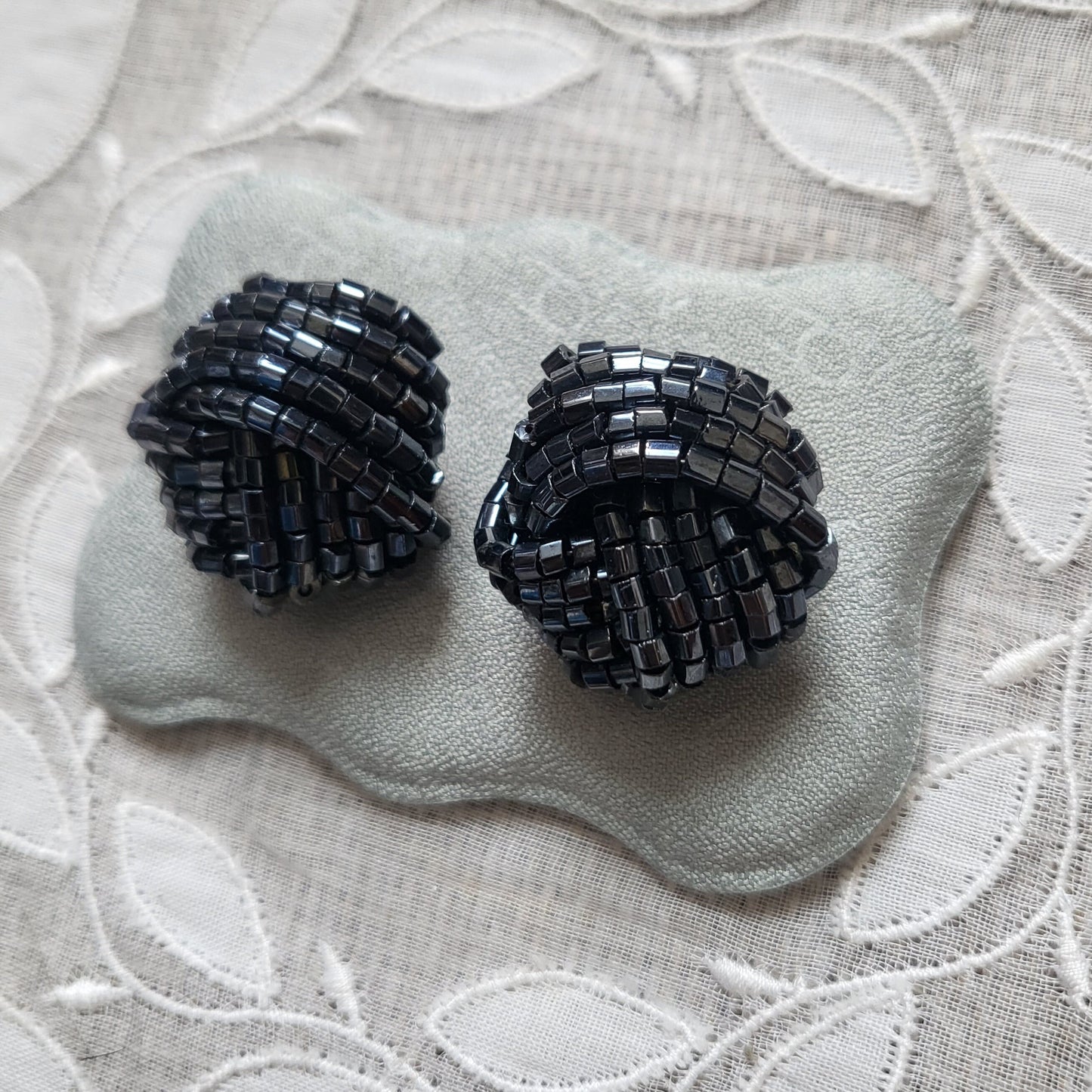Clip on - Hematite Beads Knot Clip On Earrings