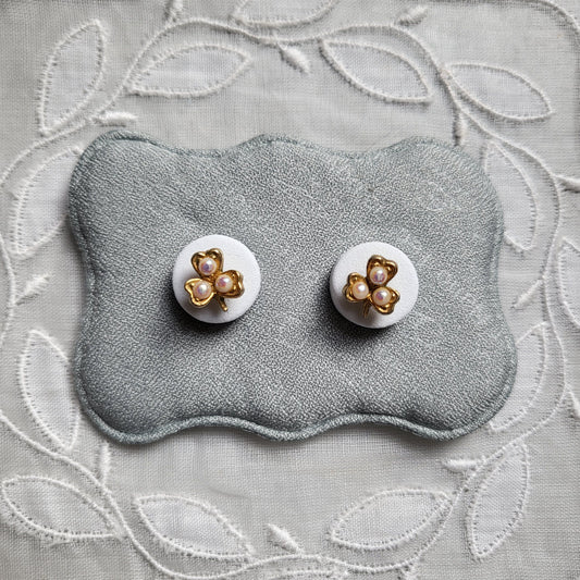 Posts - Tiny Pearl Clover Stud Earrings