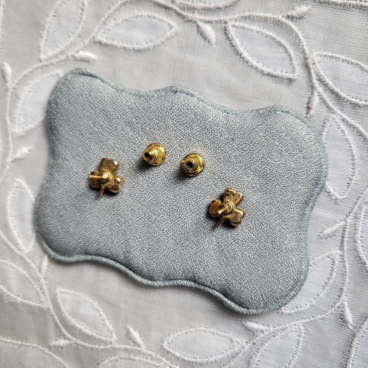 Posts - Tiny Pearl Clover Stud Earrings