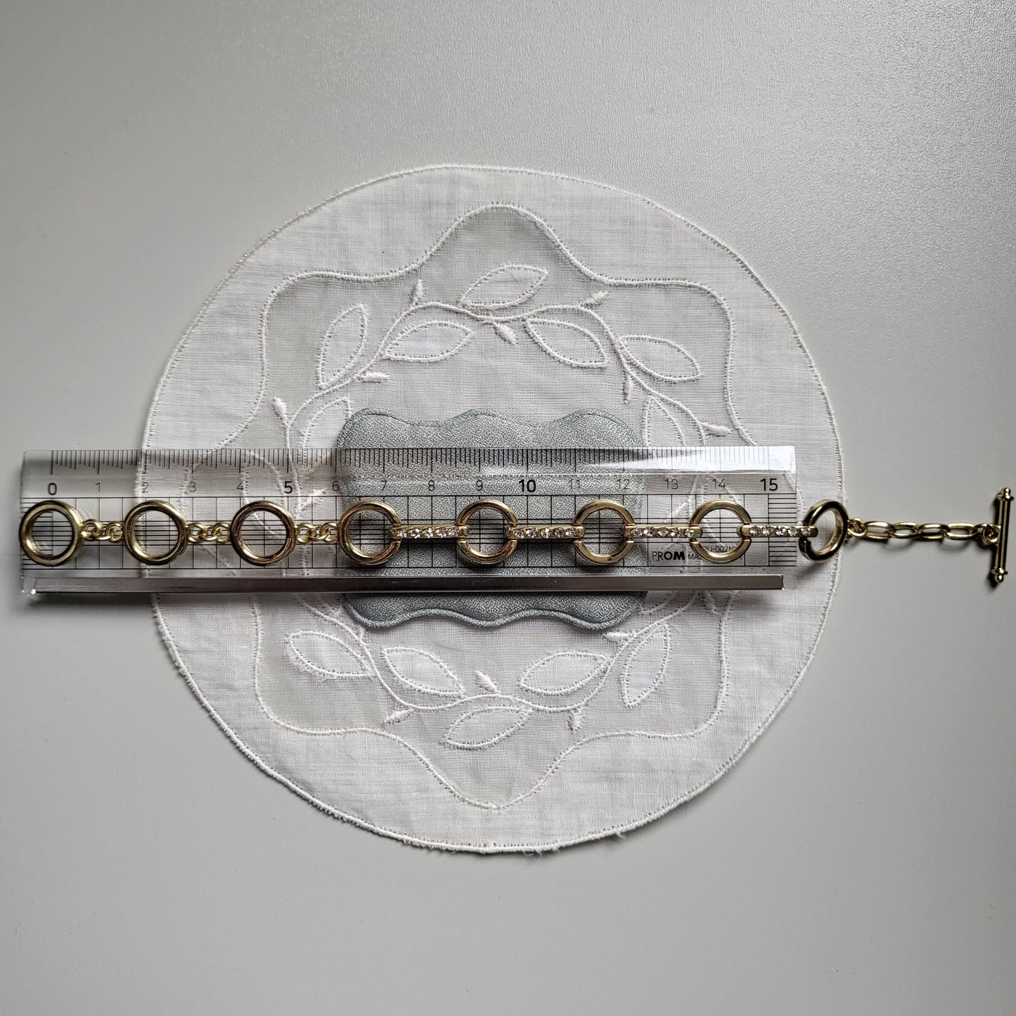 Bracelet - Gold and Crystals Circular Link Bracelet