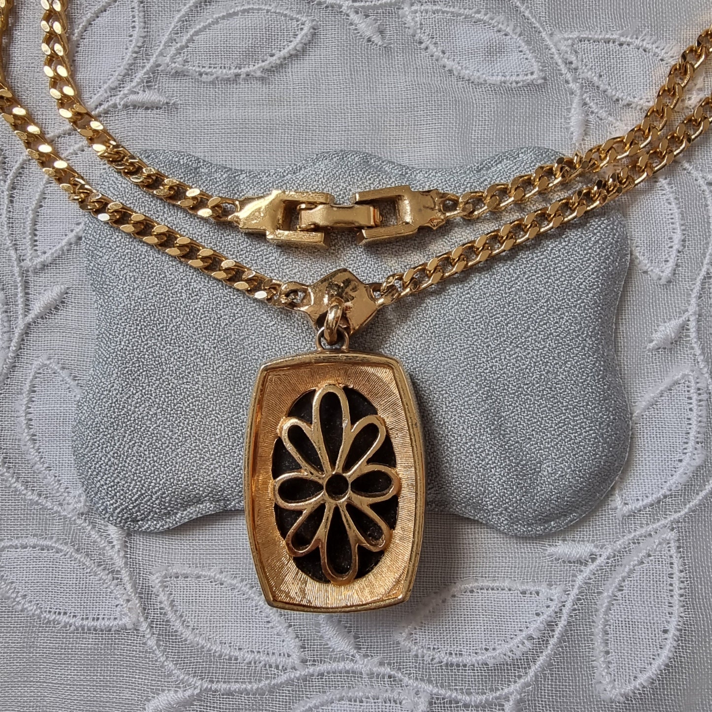 Necklace - Black and Clear Crystals Drop Necklace