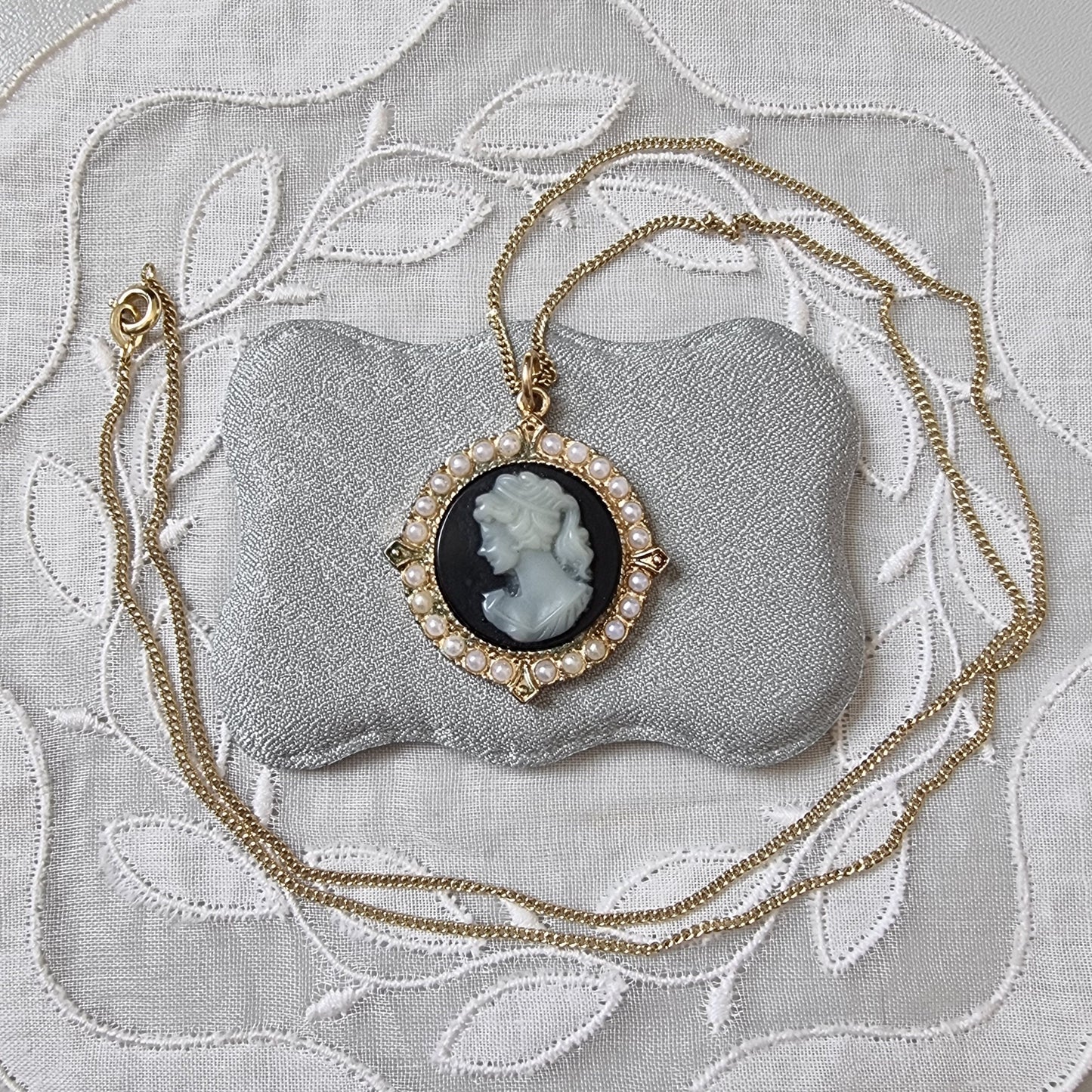 Necklace - Black and White Cameo with Pearls Pendant Necklace