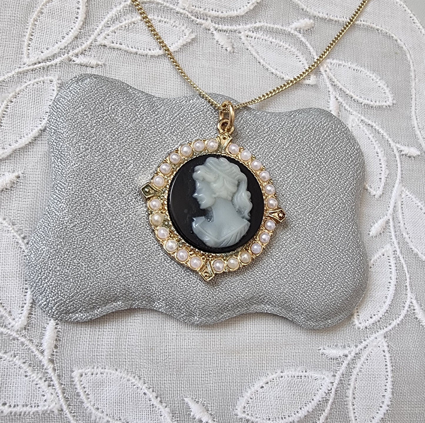 Necklace - Black and White Cameo with Pearls Pendant Necklace