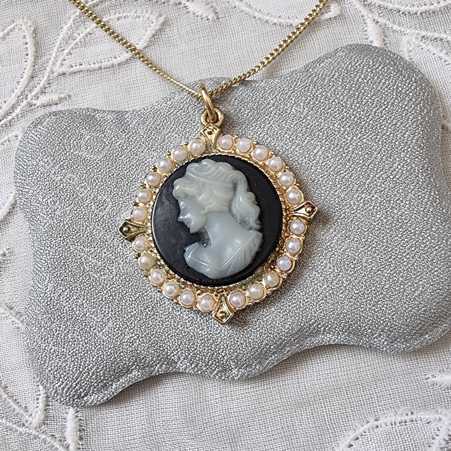 Necklace - Black and White Cameo with Pearls Pendant Necklace