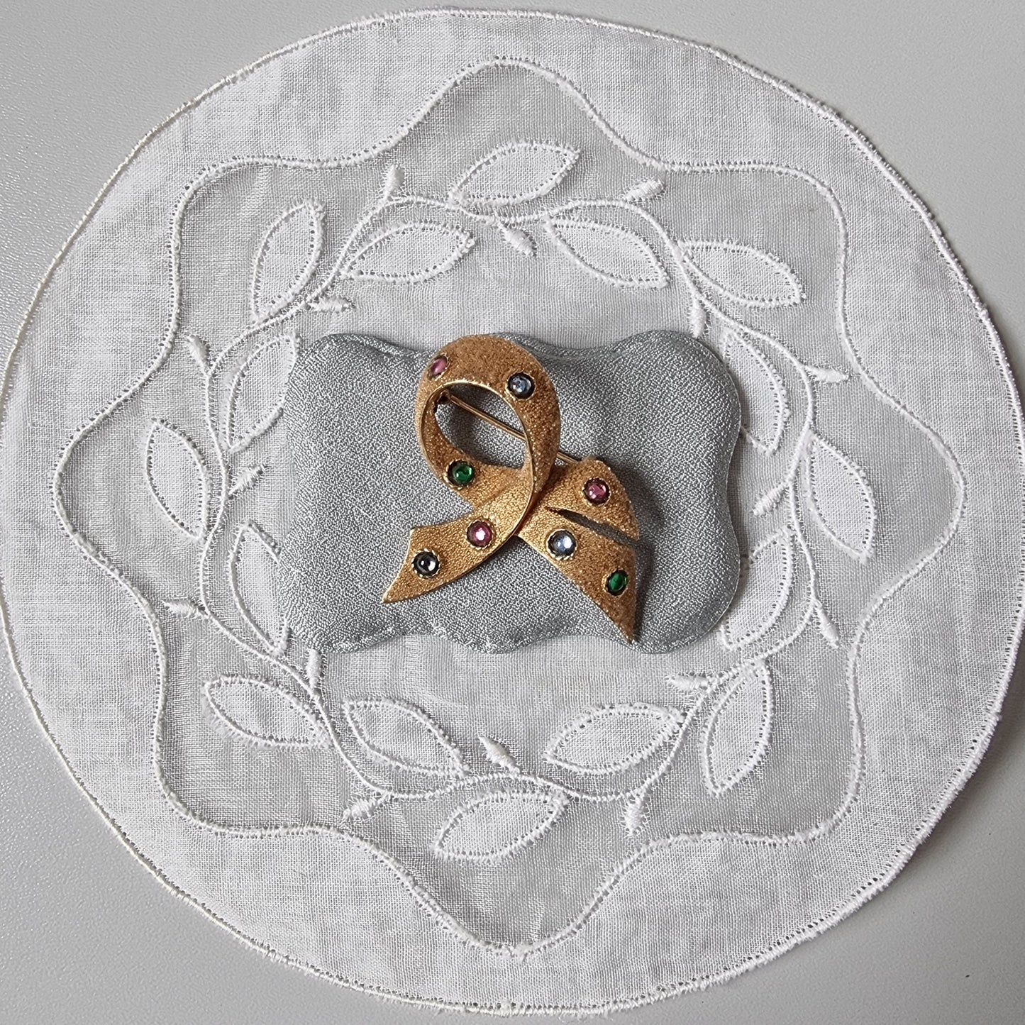 Brooch - Multicolour Cabochon Crystals Ribbon Brooch