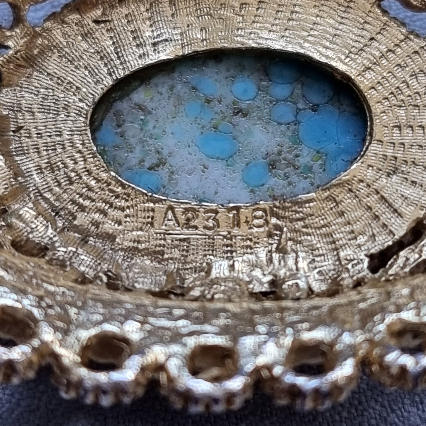 Brooch - Sphinx Gold Filigree Oval Turquoise Brooch