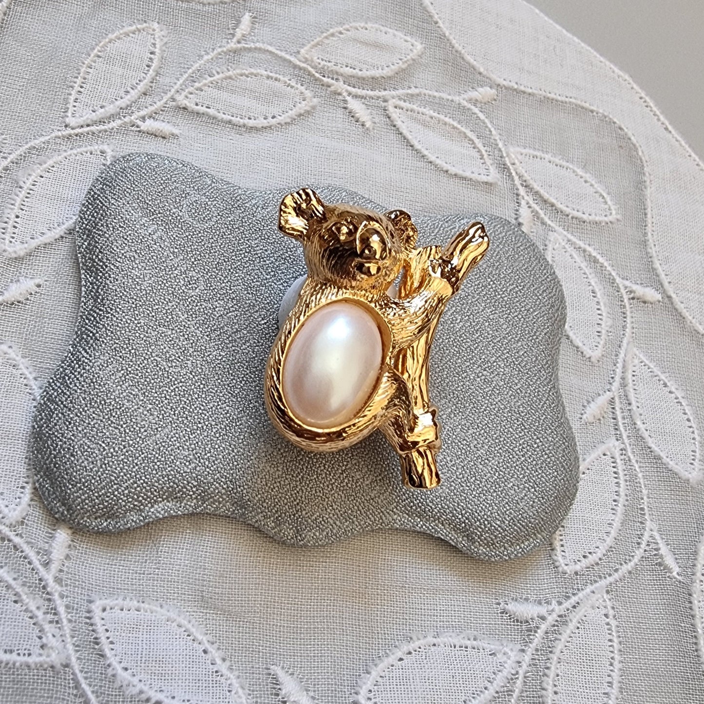 Pin - Avon Pearl Koala Pin Brooch