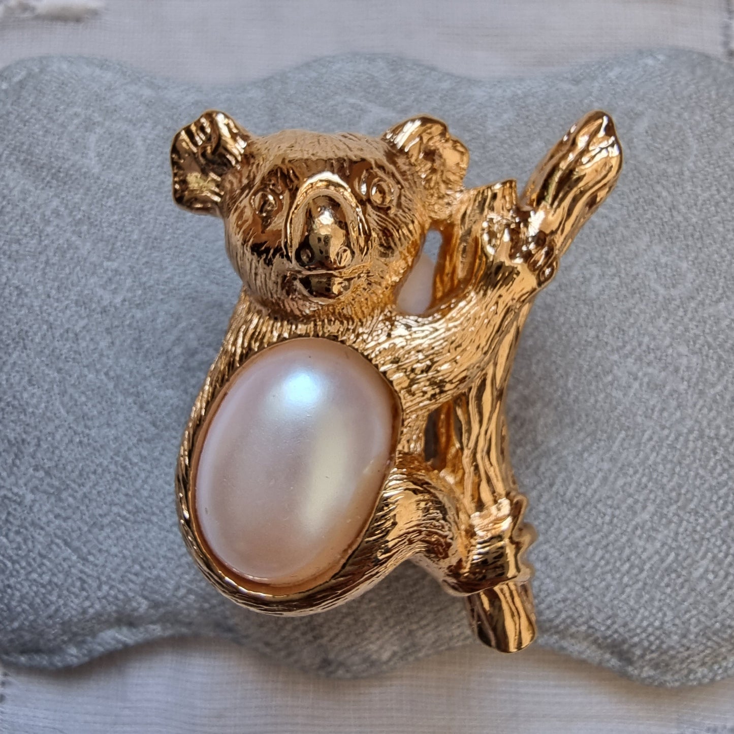 Pin - Avon Pearl Koala Pin Brooch