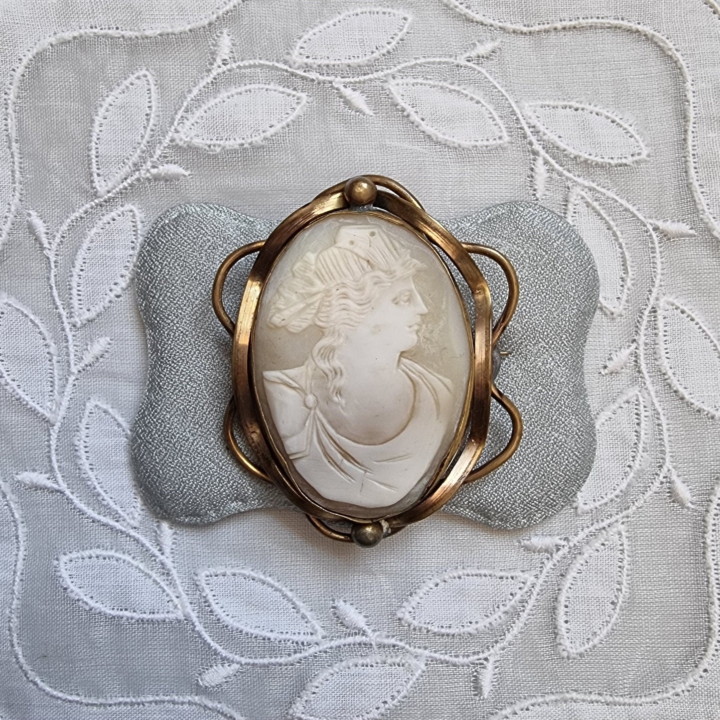 Brooch - Shell Cameo Brass Frame Brooch