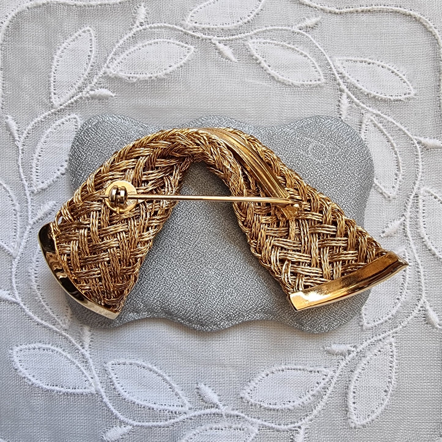 Brooch - Gold Woven Wire Ribbon with Pearls Brooch