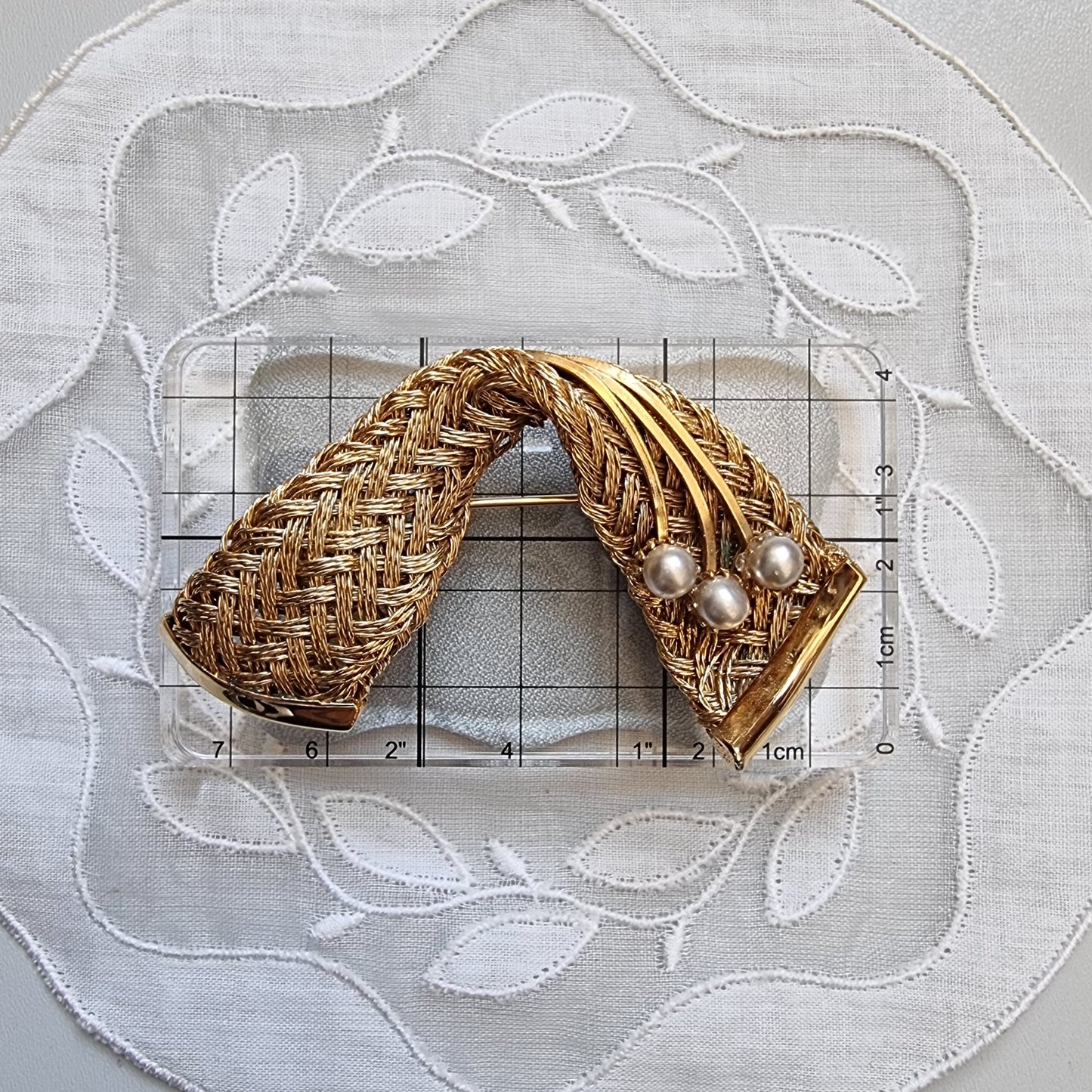 Brooch - Gold Woven Wire Ribbon with Pearls Brooch