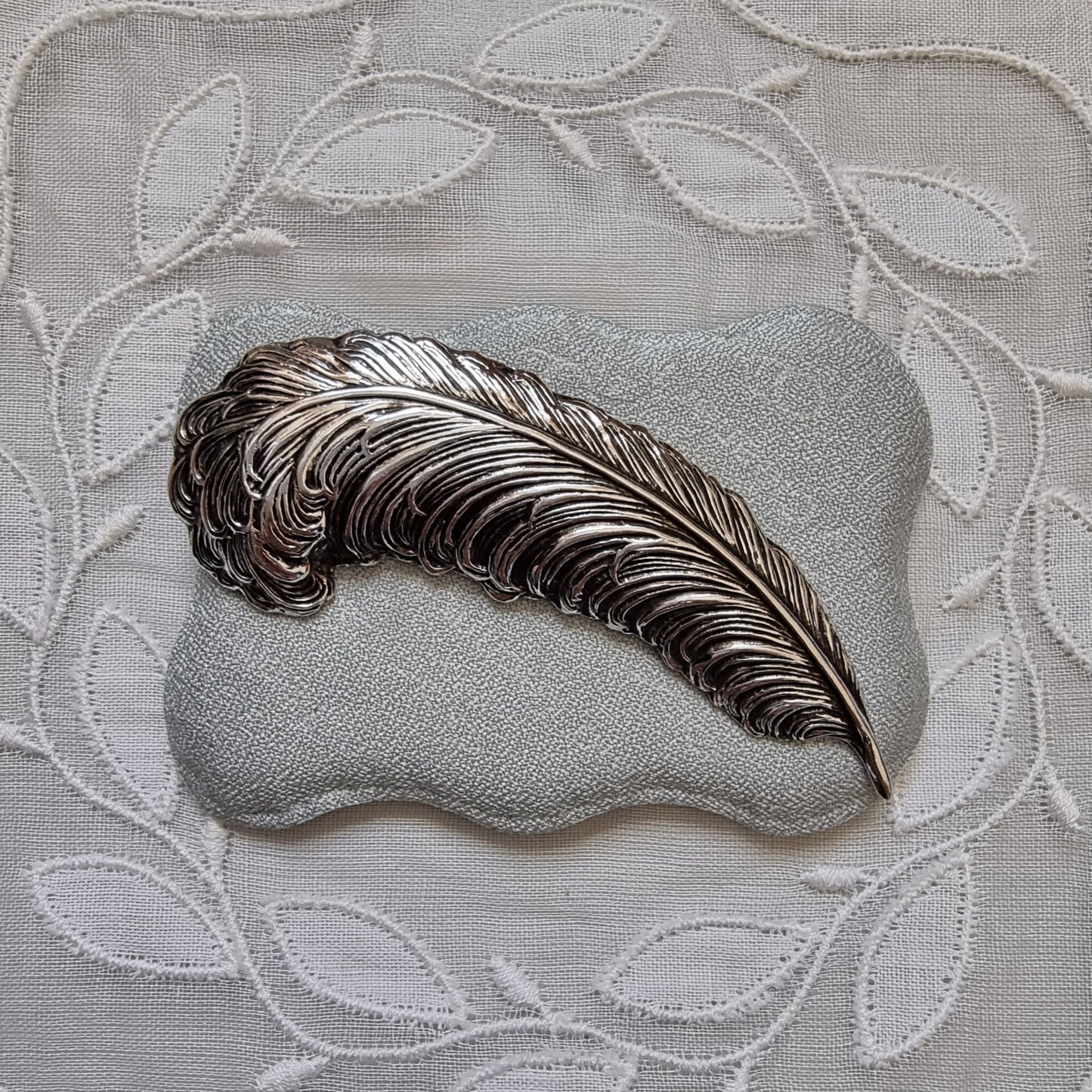 Brooch - Sarah Coventry Silver Feather Brooch