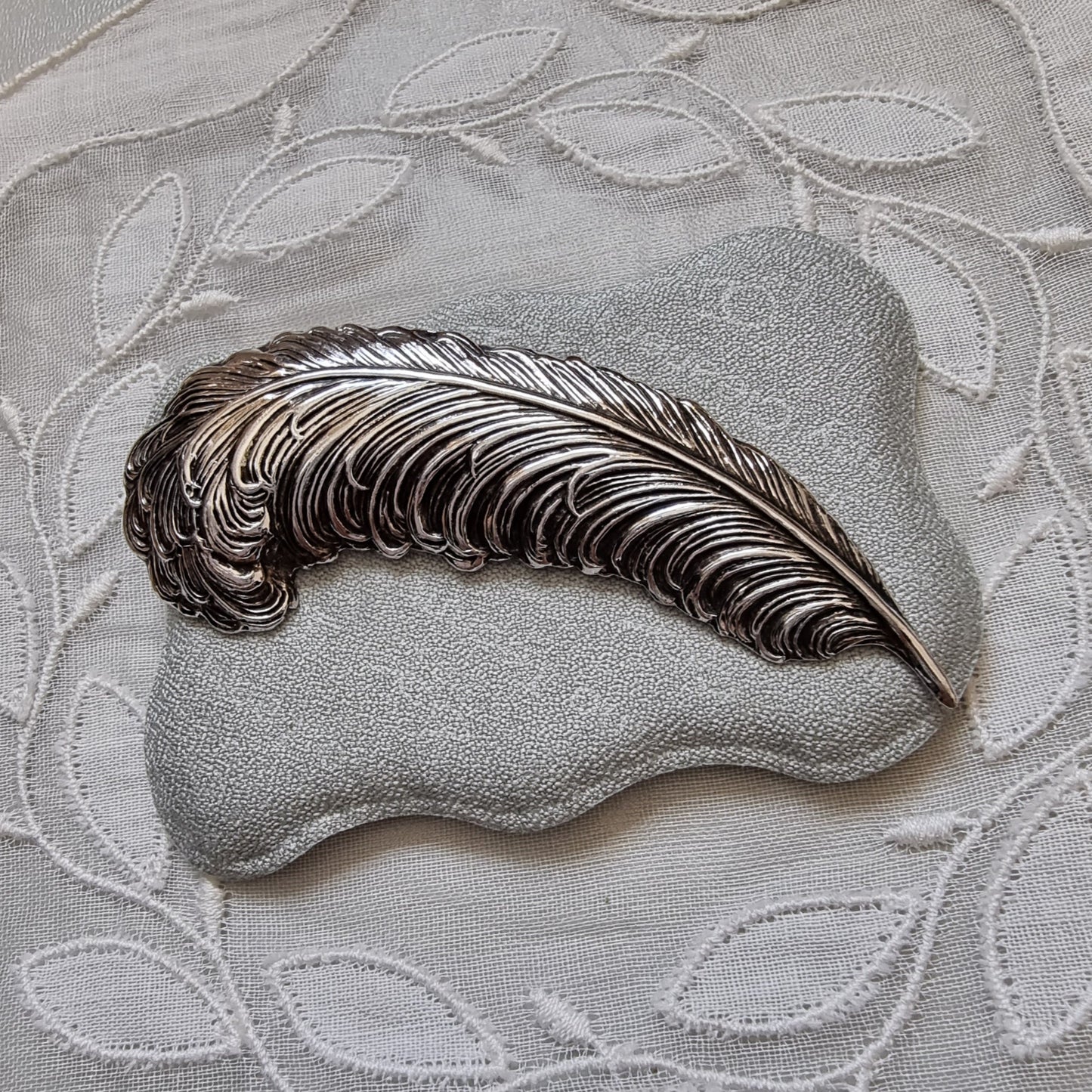 Brooch - Sarah Coventry Silver Feather Brooch