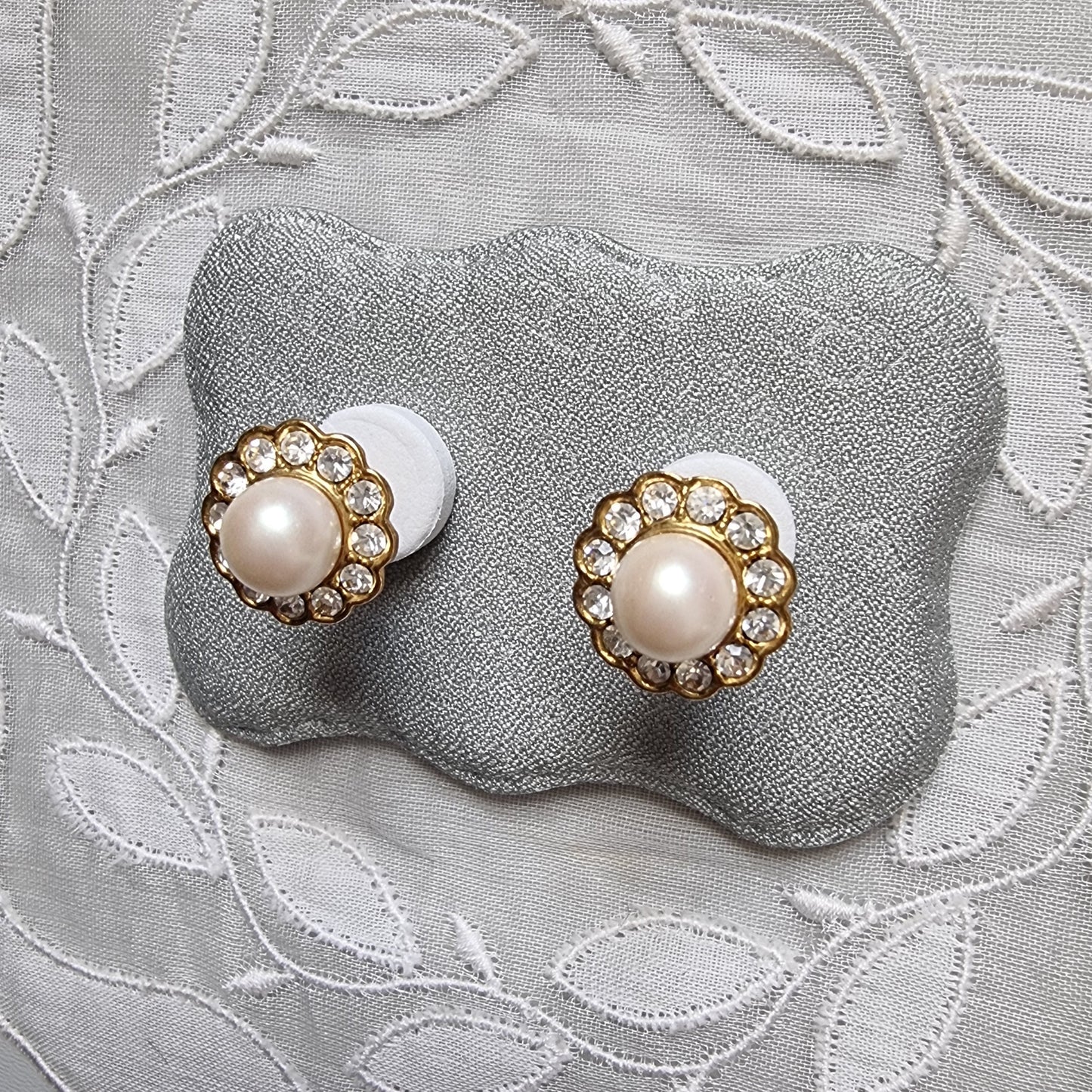 Posts - Round Pearl Crystal Halo Stud Earrings