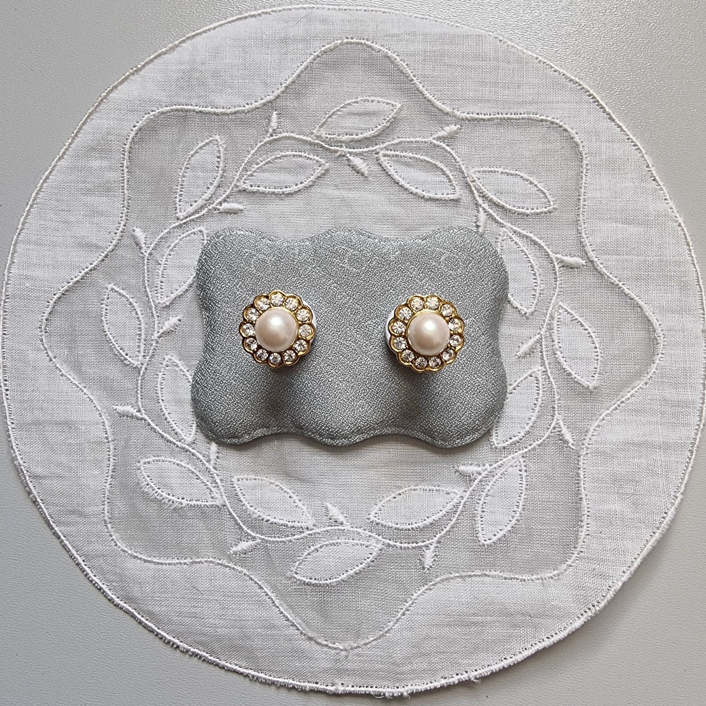 Posts - Round Pearl Crystal Halo Stud Earrings