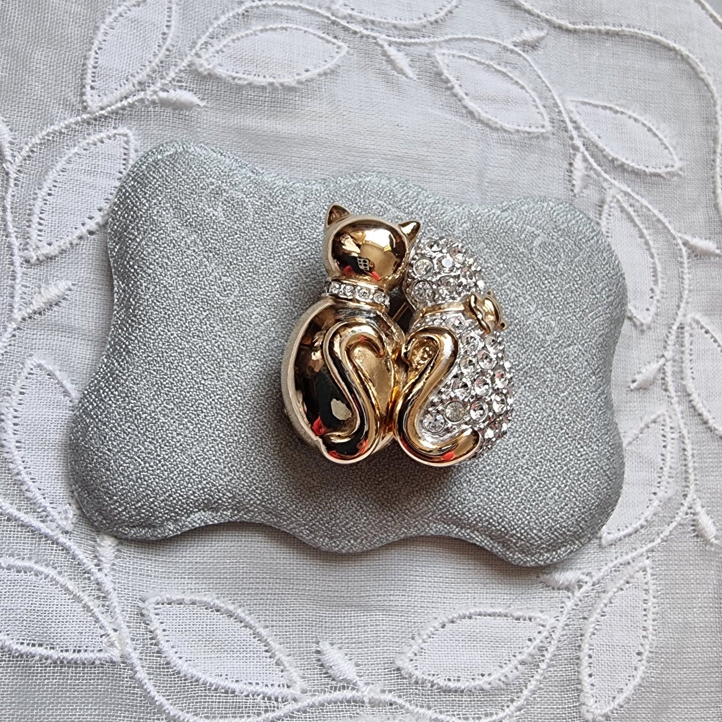 Brooch - Gold and Crystals Two Cats Brooch