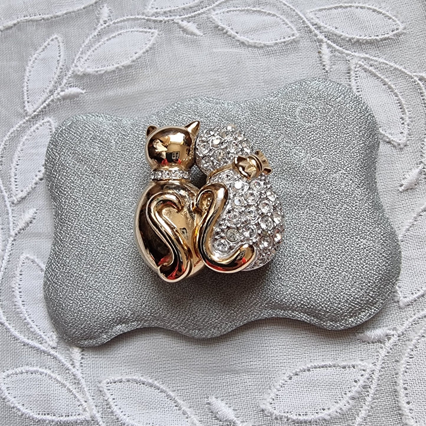 Brooch - Gold and Crystals Two Cats Brooch