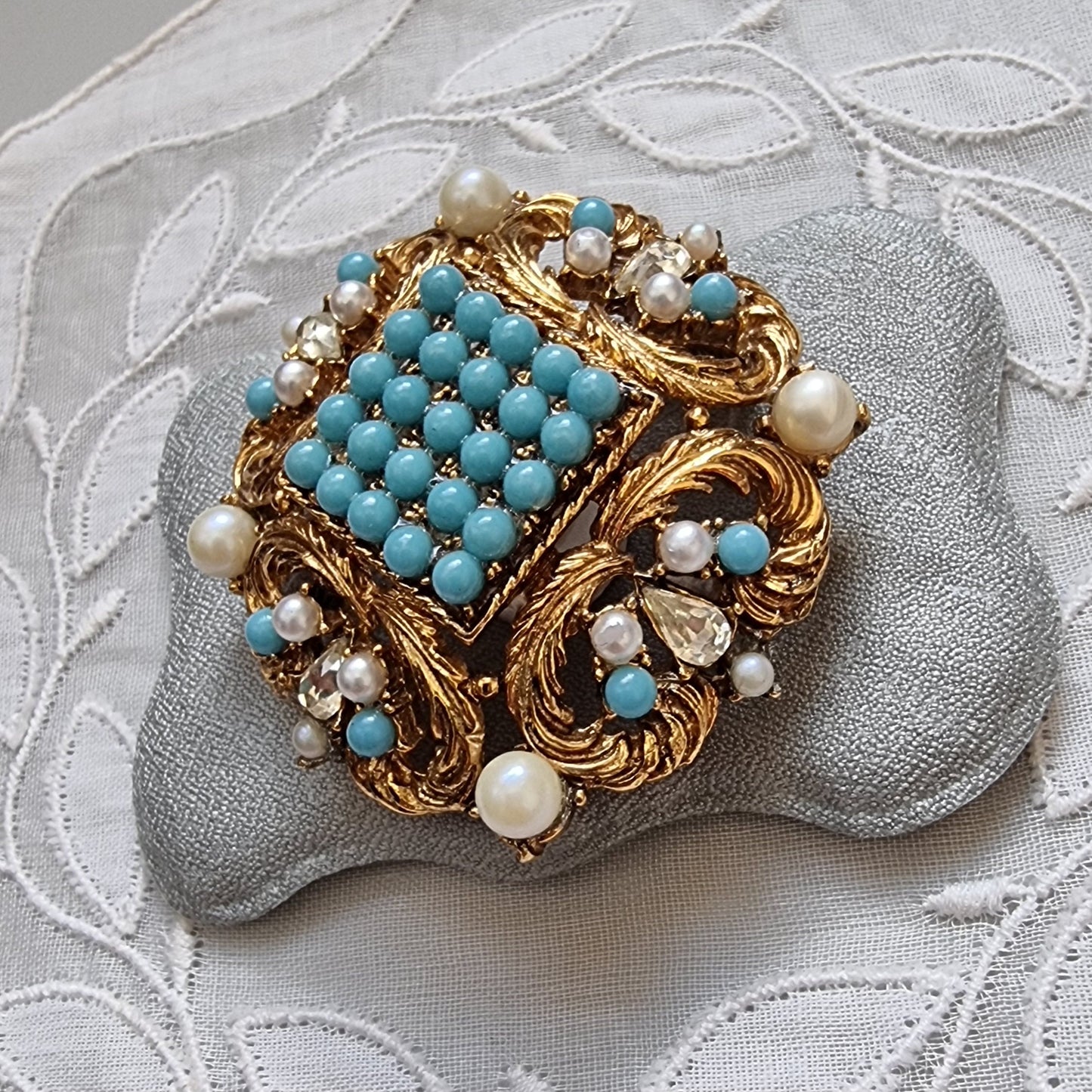Brooch - Art Faux Pearls and Turquoise Brooch