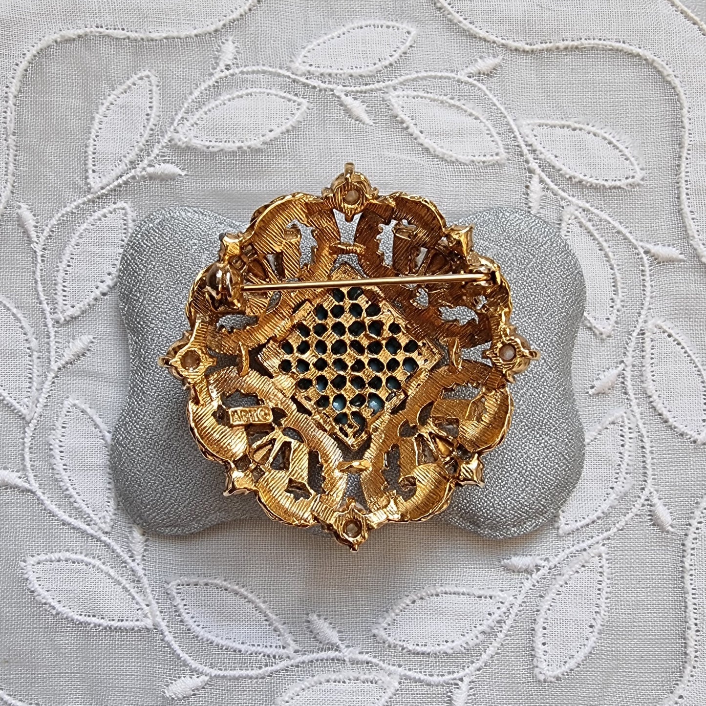 Brooch - Art Faux Pearls and Turquoise Brooch