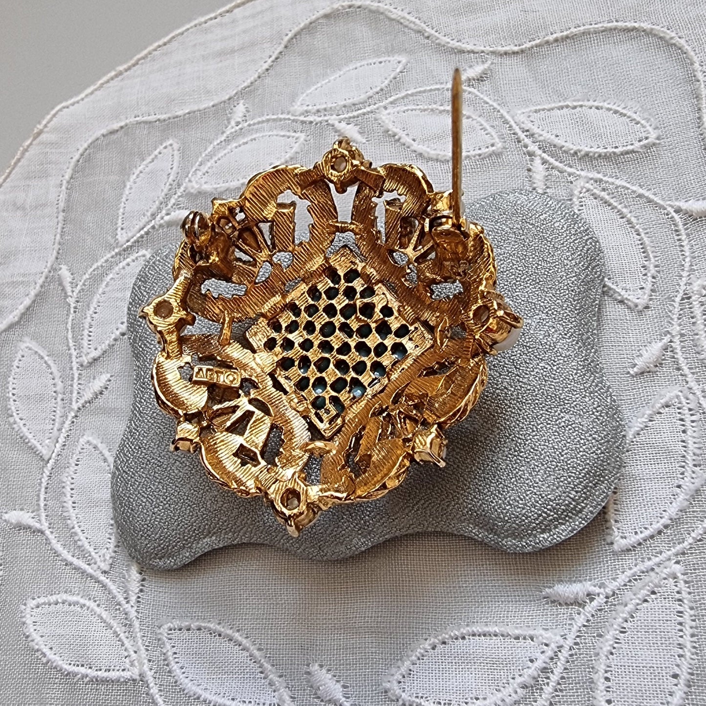 Brooch - Art Faux Pearls and Turquoise Brooch