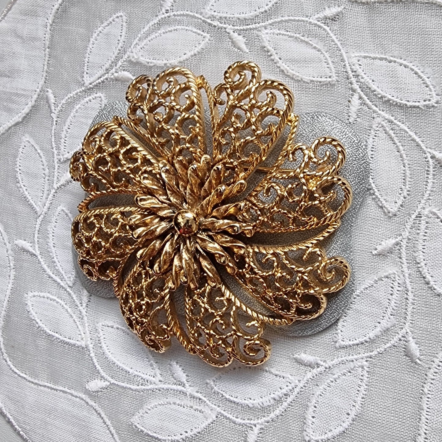 Brooch - Monet Gold Filigree Flower Brooch