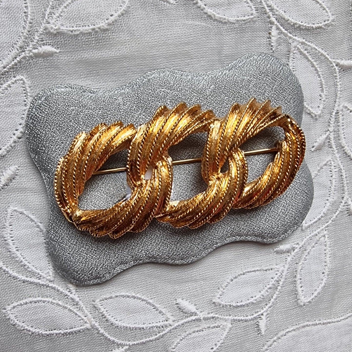 Brooch - Monet Gold Plait Chain Brooch