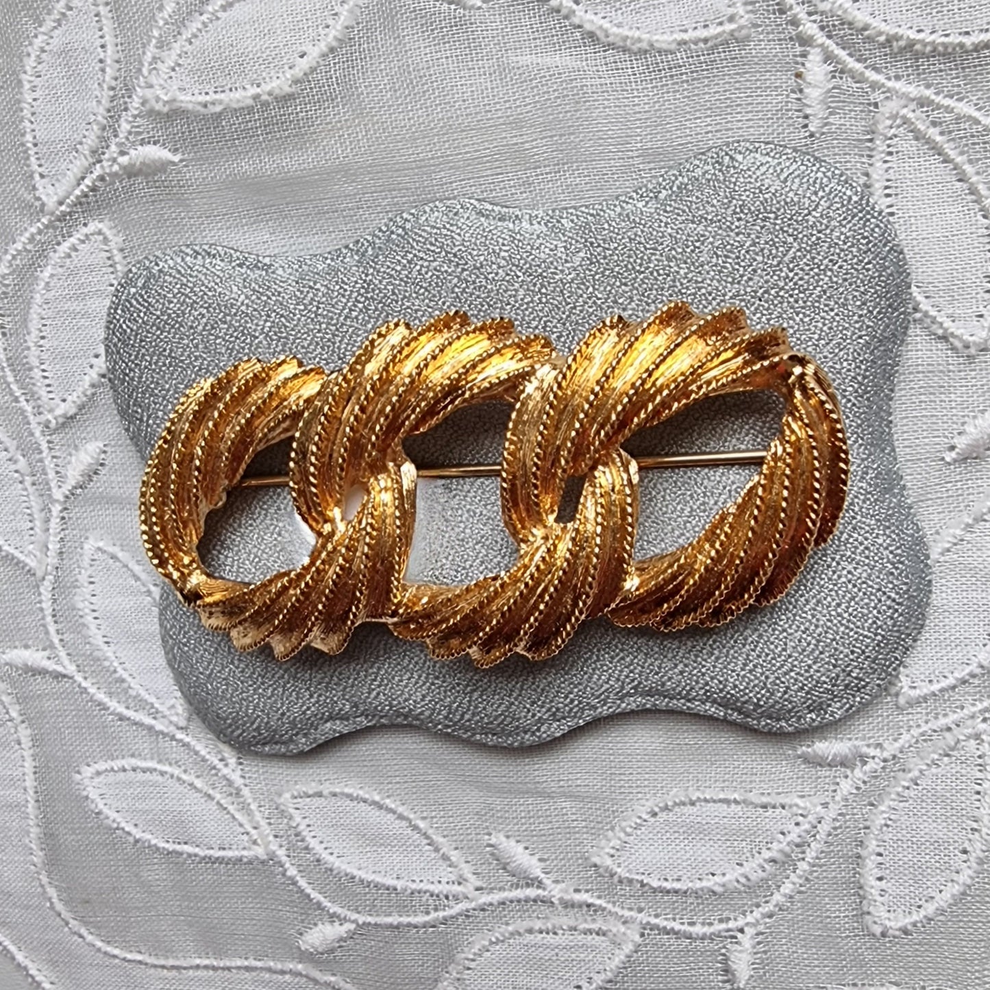 Brooch - Monet Gold Plait Chain Brooch