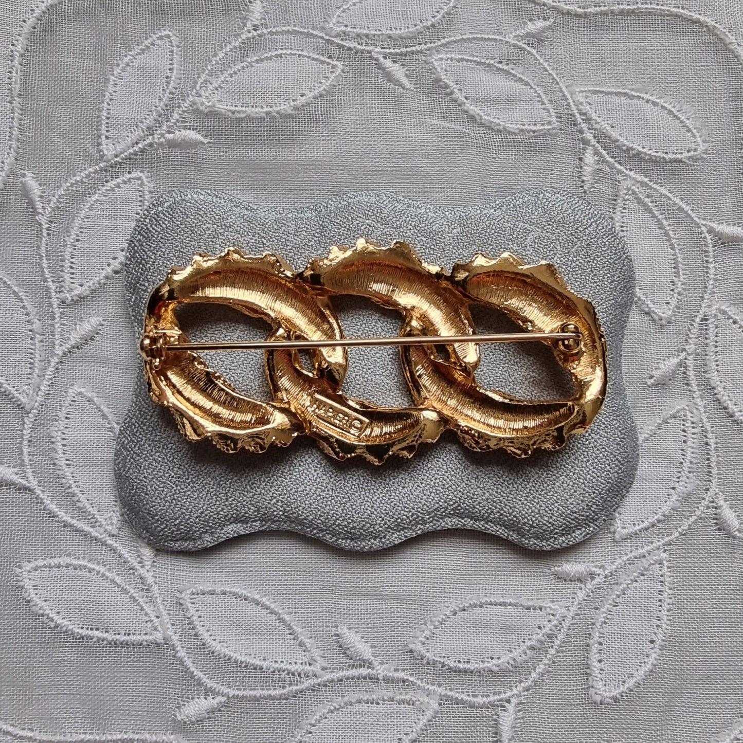 Brooch - Monet Gold Plait Chain Brooch