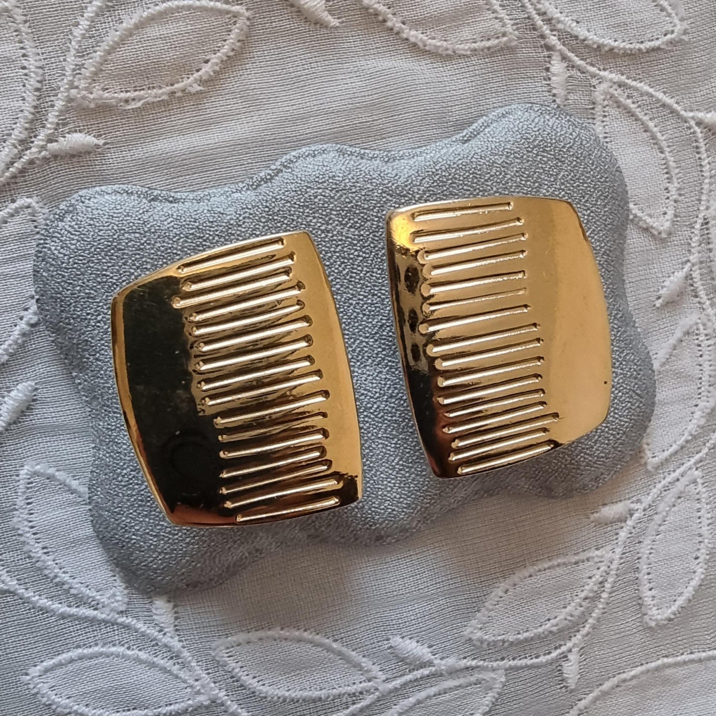 Posts - Bergdorf Goodman Gold Abstract Design Stud Earrings
