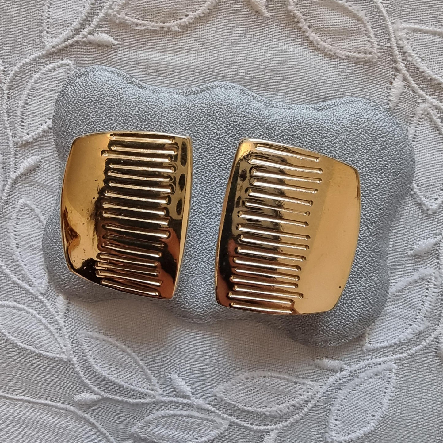 Posts - Bergdorf Goodman Gold Abstract Design Stud Earrings