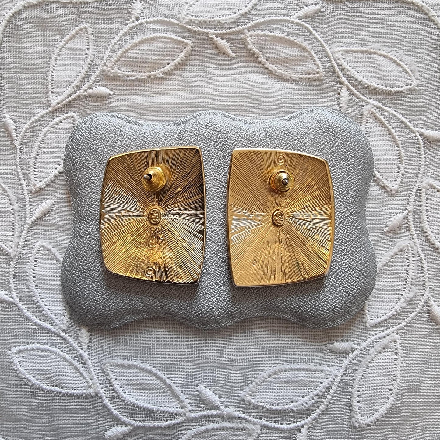 Posts - Bergdorf Goodman Gold Abstract Design Stud Earrings