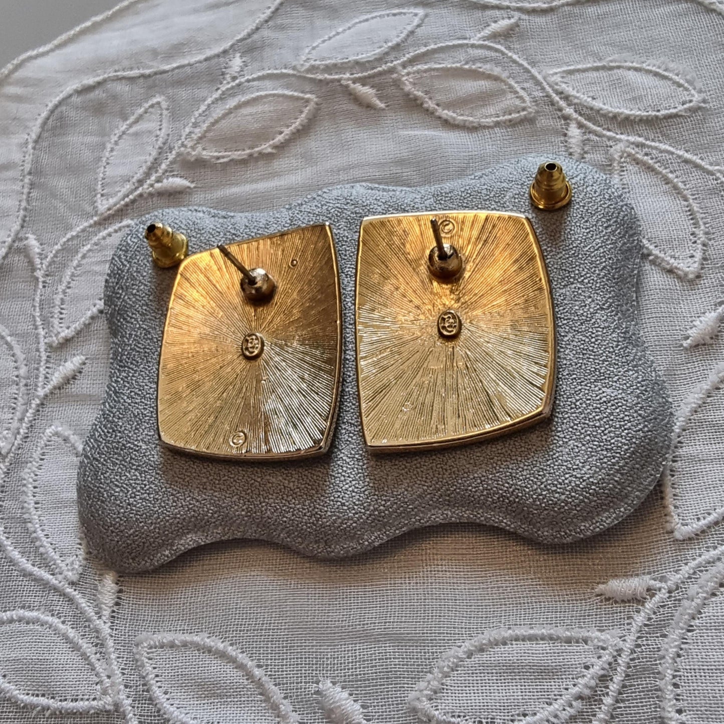 Posts - Bergdorf Goodman Gold Abstract Design Stud Earrings