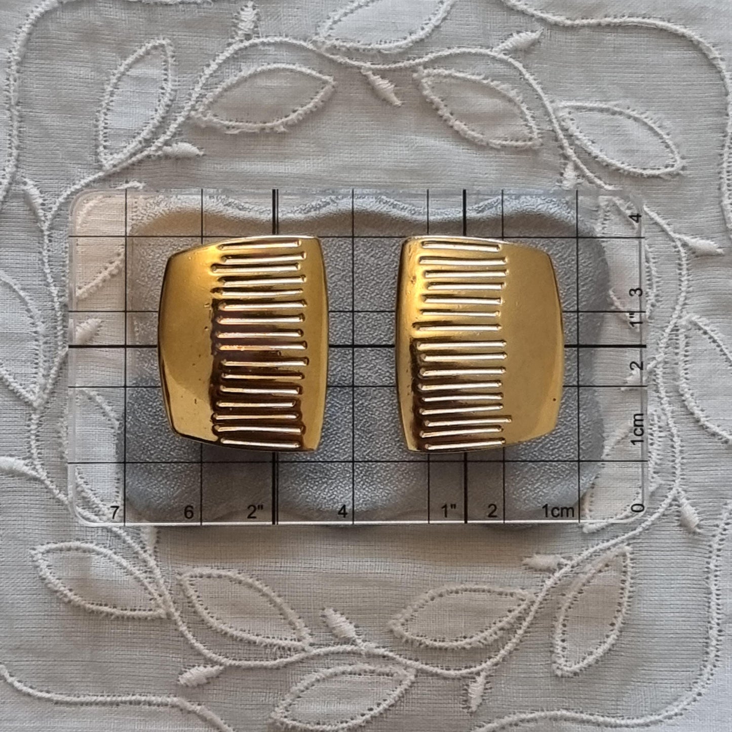 Posts - Bergdorf Goodman Gold Abstract Design Stud Earrings
