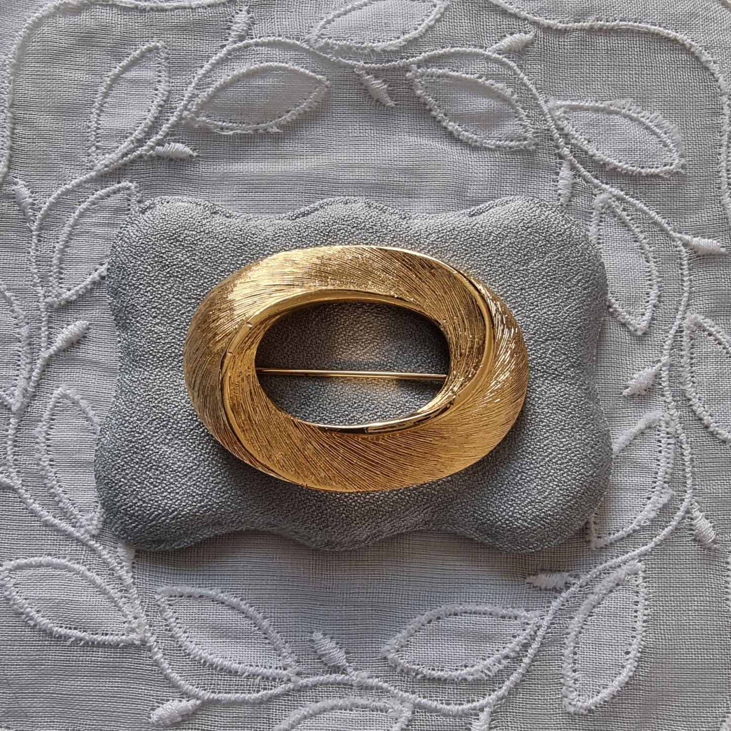 Brooch - Napier Oval Brushed Gold Twist Brooch
